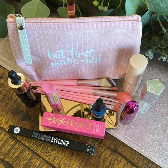 Make up Bag Bundle Gift Ready - Picture 5 of 5